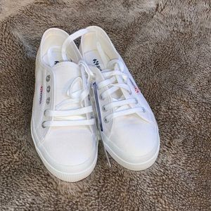 New Superga white tennis shoes